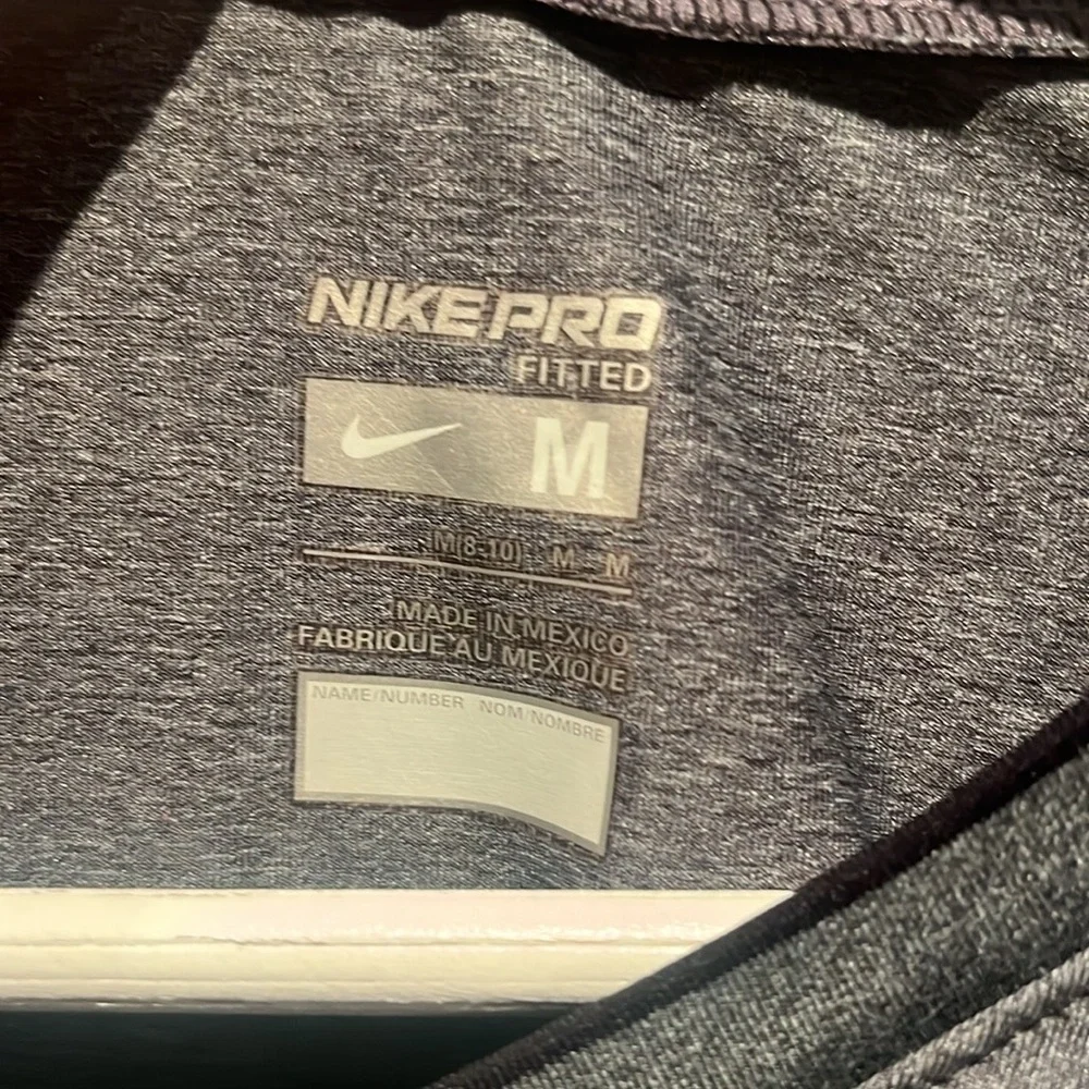 Nike Pro Women’s Fitted V Neck T Shirt Size Medium Gray
